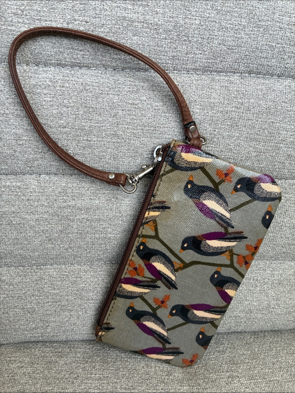 Fossil Key-Per Wristlet Bird Pattern - Picture 3 of 11